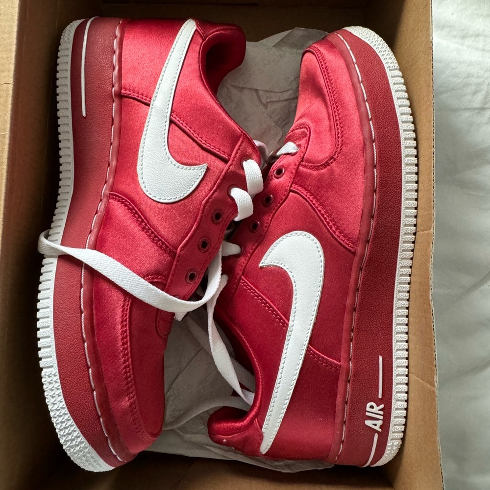 Women’s 7.5 2016 Nike Valentines